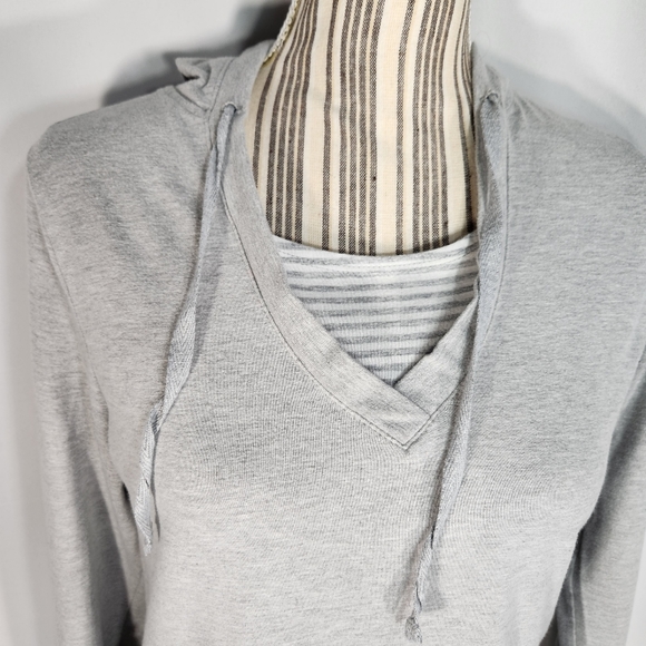 Danskin Now Grey & White Long Sleeve Activewear Hoodie Size Small (4-6) - Picture 3 of 7